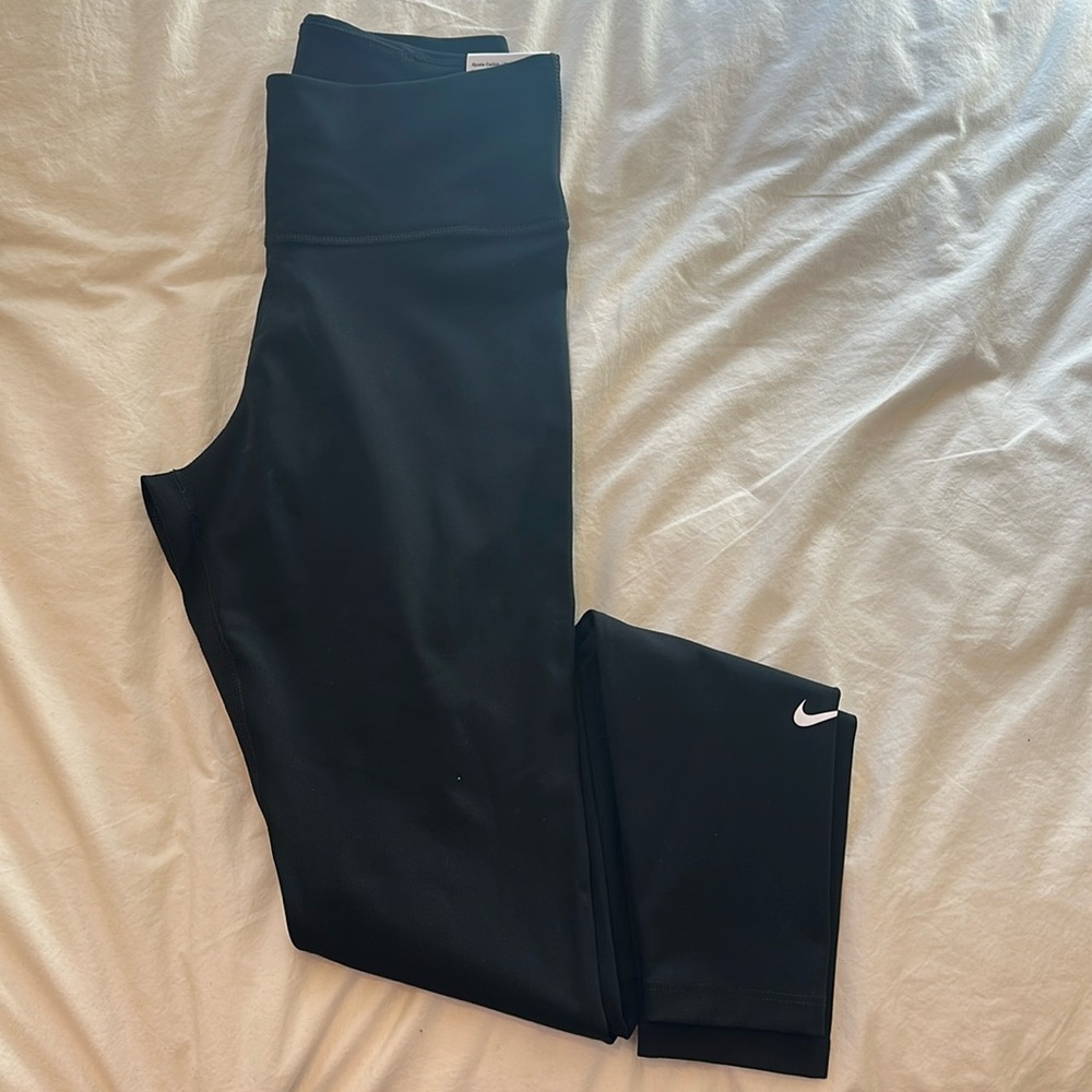 NWT! Black Nike One Leggings